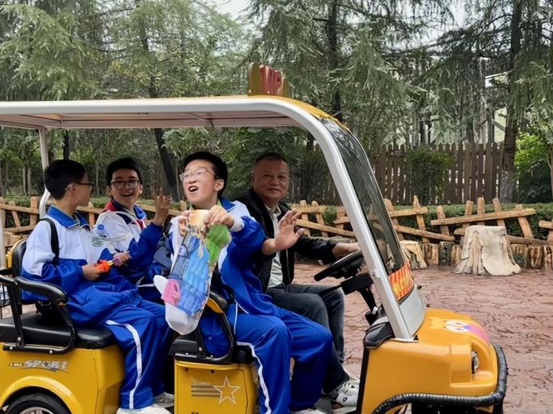 快乐研学助成长 最美课堂在路上 ——湘机中学举办初一年级研学活动 快乐研学助成长 最美课堂在路上 ——湘机中学举办初一年级研学活动