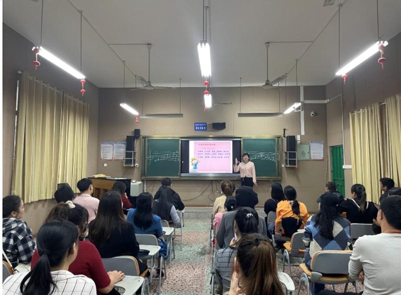 期中成长记·家校携手行 ——湘潭市二中2024年下学期初一年级家长会 期中成长记·家校携手行 ——湘潭市二中2024年下学期初一年级家长会