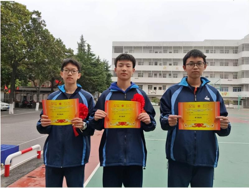 榜样力量,引领学风新篇章 榜样力量,引领学风新篇章