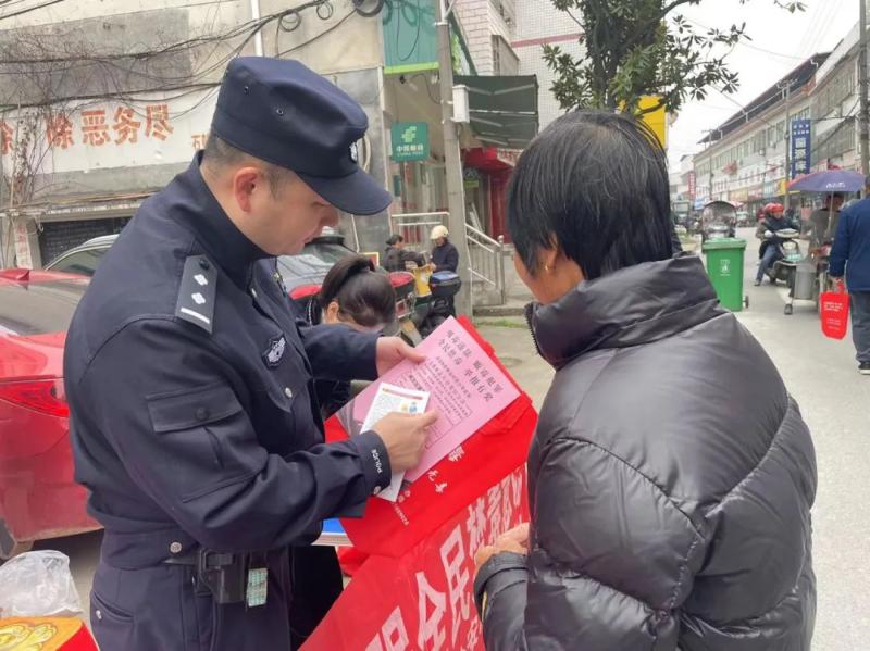 石鼓派出所:禁毒宣传不停歇,筑牢无毒“安全线” 石鼓派出所:禁毒宣传不停歇,筑牢无毒“安全线”