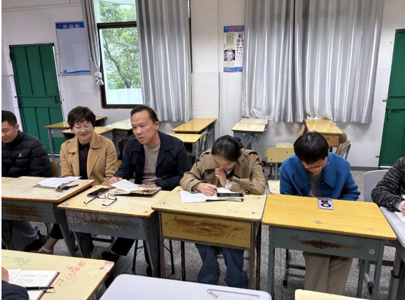 心有质量析得失 行有方向方致远 ——初一年级教师会议暨期中质量监测总结会 心有质量析得失 行有方向方致远 ——初一年级教师会议暨期中质量监测总结会