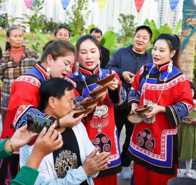 湖滨巧家长街宴：民俗盛宴，文化新章