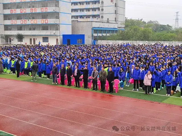 传承红色基因 点亮青春梦想——湘潭市延研会新时代红歌传唱 弘扬延安精神活动走进湘潭县职校 传承红色基因 点亮青春梦想——湘潭市延研会新时代红歌传唱 弘扬延安精神活动走进湘潭县职校