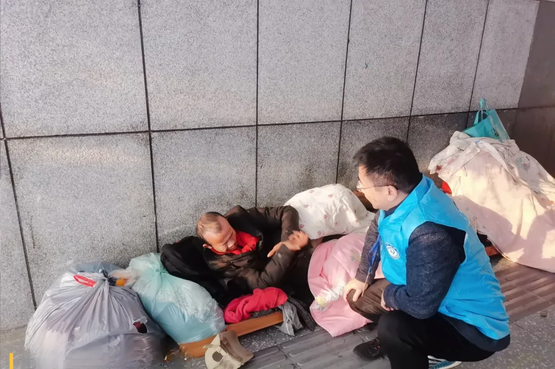 温暖守护,防寒先行|湘潭市救助管理站为流浪乞讨人员撑起“安全伞” 温暖守护,防寒先行|湘潭市救助管理站为流浪乞讨人员撑起“安全伞”