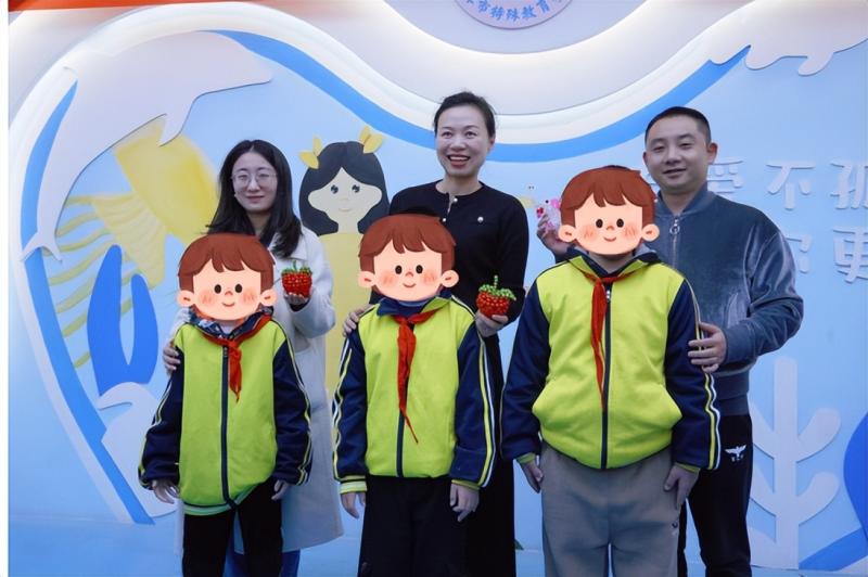 心灵笔触,无碍交流 国际残疾人日融合交流活动 心灵笔触,无碍交流 国际残疾人日融合交流活动