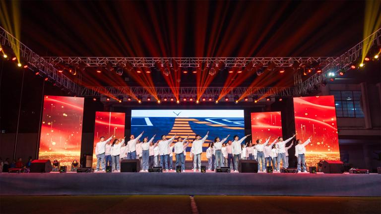 红色印记·艺启未来 ——湘机中学成功举办2024年艺术节文艺晚会 红色印记·艺启未来 ——湘机中学成功举办2024年艺术节文艺晚会