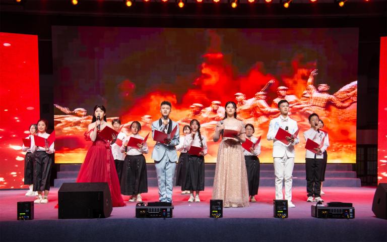 红色印记·艺启未来 ——湘机中学成功举办2024年艺术节文艺晚会 红色印记·艺启未来 ——湘机中学成功举办2024年艺术节文艺晚会