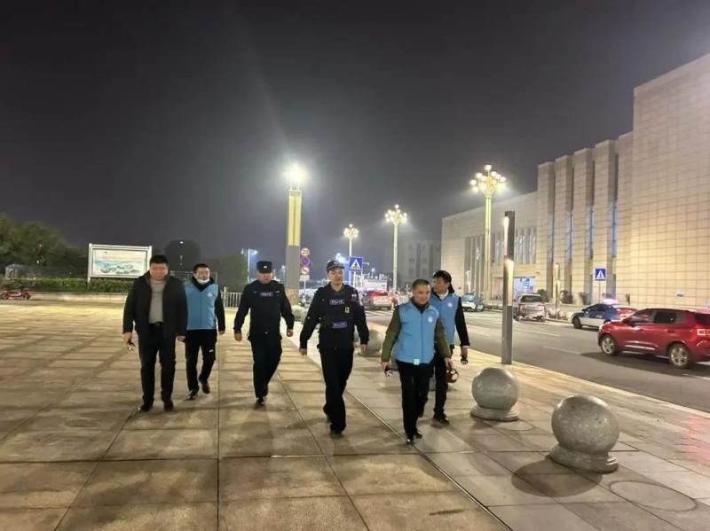寒冬送温暖:湘潭市救助管理站联合多部门开展街面夜间巡查行动 寒冬送温暖:湘潭市救助管理站联合多部门开展街面夜间巡查行动