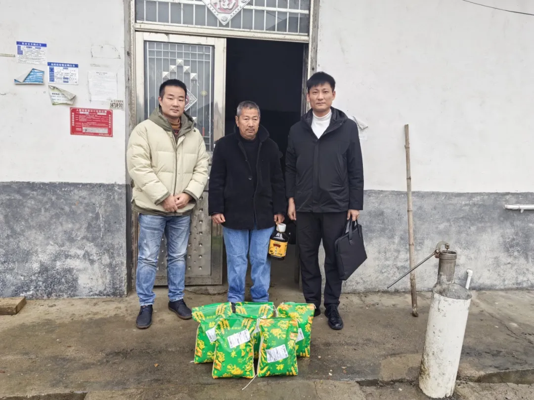 第一批湘潭籍返乡受助人员实现“微心愿” 第一批湘潭籍返乡受助人员实现“微心愿”