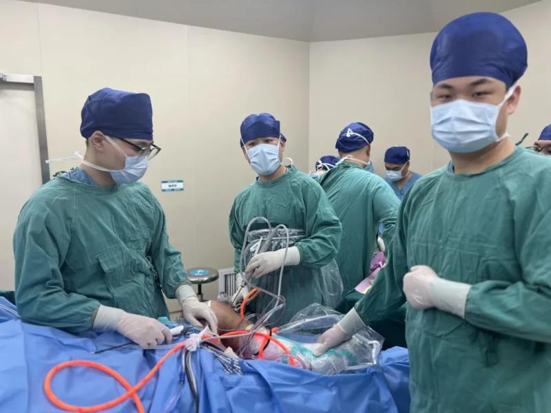 【中心医院·医者红】两条人工韧带同时重建老黄的“波棱盖” 【中心医院·医者红】两条人工韧带同时重建老黄的“波棱盖”