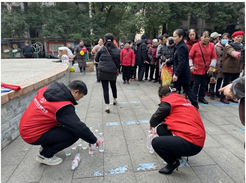 点燃冬日热情!湘潭市光明志愿者协会联合九州社区开展冬季趣味运动会活动 点燃冬日热情!湘潭市光明志愿者协会联合九州社区开展冬季趣味运动会活动