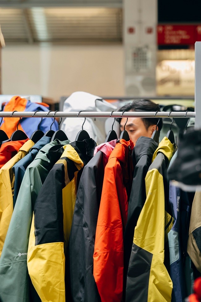 为掌控极限而生 新一代gore-tex pro产品亮相2024年ispo国际体育用品博览会
