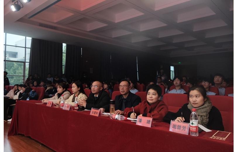 “红歌颂党恩 清廉正三中” 湘潭市第三中学2024年第二十四届校园艺术节之集体合唱比赛圆满落幕 “红歌颂党恩 清廉正三中” 湘潭市第三中学2024年第二十四届校园艺术节之集体合唱比赛圆满落幕