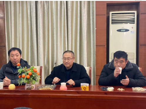 温馨送别,感恩有你 湘潭市第十一中学举行2024年度教师荣退座谈会 温馨送别,感恩有你 湘潭市第十一中学举行2024年度教师荣退座谈会