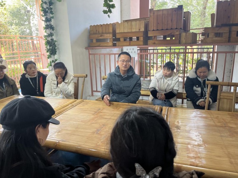 两地社区携手共进·交流共谱治理新篇 ——金壁社区馨竹苑小区接待大面街道分水社区骨干参访交流