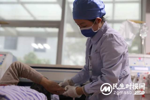 【坚守】直面病毒 他们用生命守护生命 【坚守】直面病毒 他们用生命守护生命